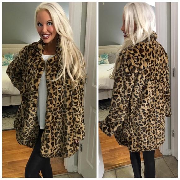 REORDERED! ❤️ Fab Faux Fur Pocket Detail Jacket! - Picture 2 of 7